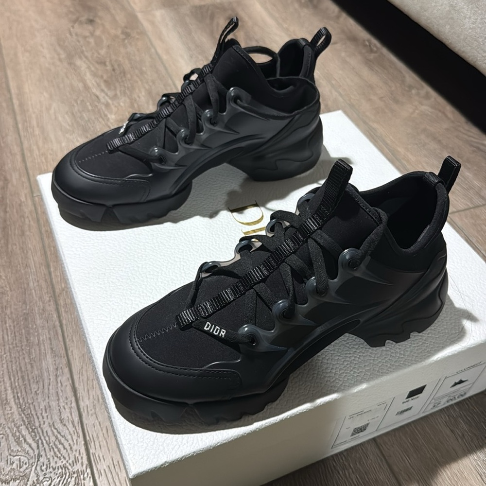 Dior Black Sneakers with Rugged Sole and High-Top Design - Picture 4 of 4